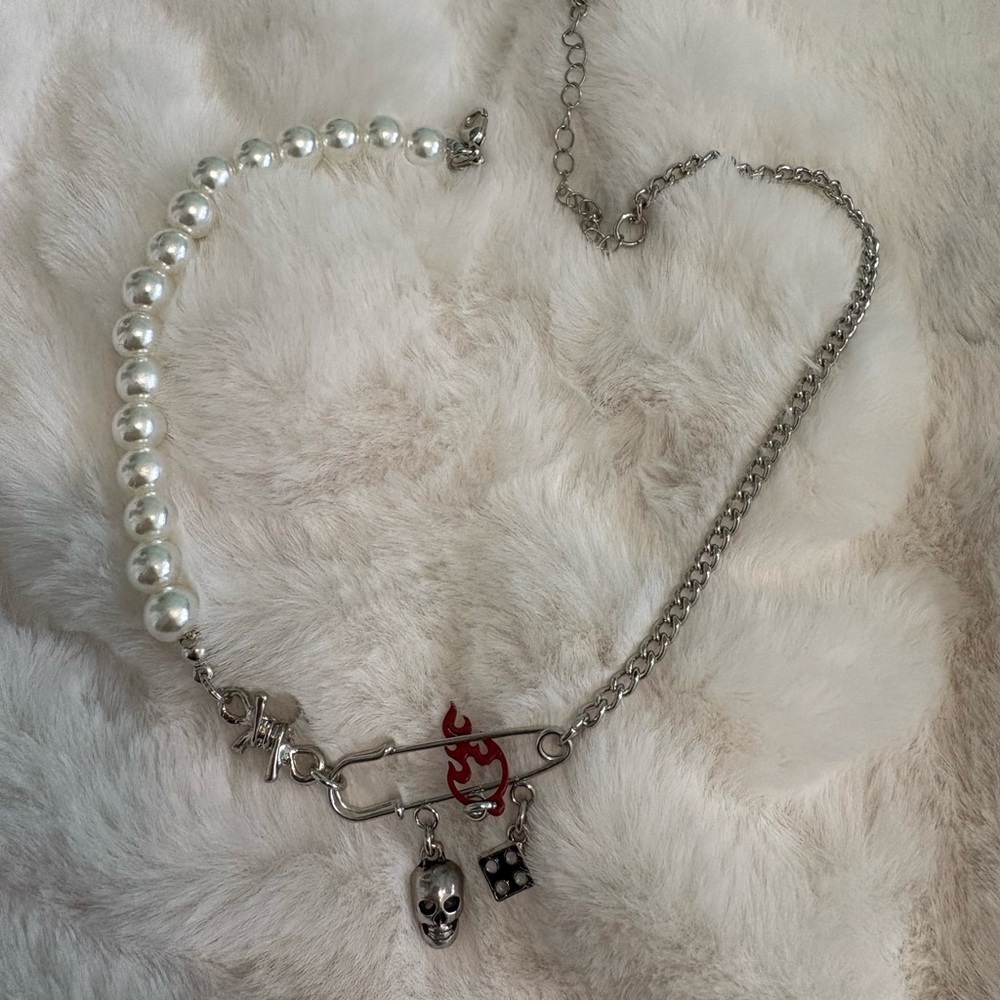 Grunge pearl charm necklace
